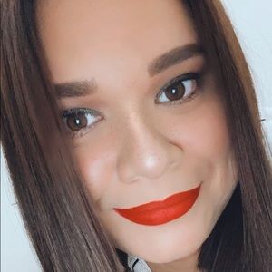 Hello Fellow Poshers! My name is Cheryl.